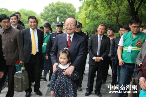 中國國民黨榮譽副主席蔣孝嚴參加和平廣場植樹活動