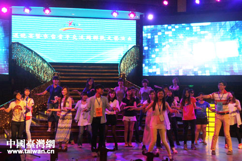 第十五屆京臺青年交流周告別聯歡晚會在北京敖包會舉辦