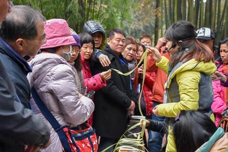 説明: 參訪國際竹藝城，並體驗竹編傳統工藝