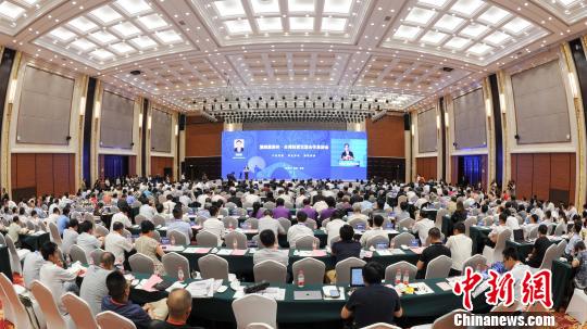 第四屆貴州�臺灣經貿交流合作懇談會在黔舉行