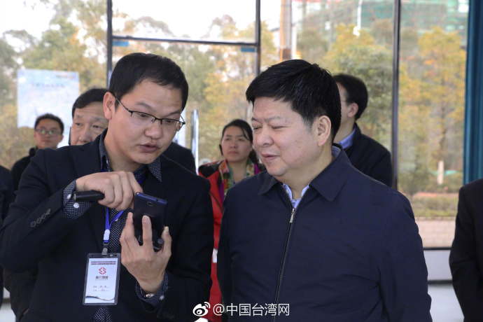 國臺辦副主任龍明彪在中國（定南）智慧助殘科技城調研