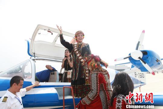 阿里山原住民樂團走進瀋陽法庫國際飛行大會互動