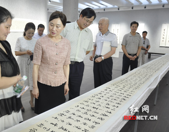　　臺灣湘籍書法家張定成書法作品在長沙展出。