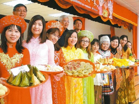 雲林邀新住民做家鄉年菜大陸瑤族新娘興奮秀廚藝