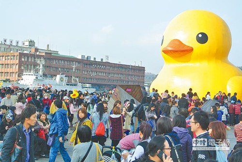 黃色小鴨將結束臺灣之旅鴨迷望延長展期（圖）