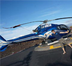 林志穎全家搭直升機看火山