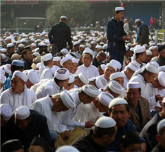 青海西寧逾15萬穆斯林民眾會禮 喜迎古爾邦節