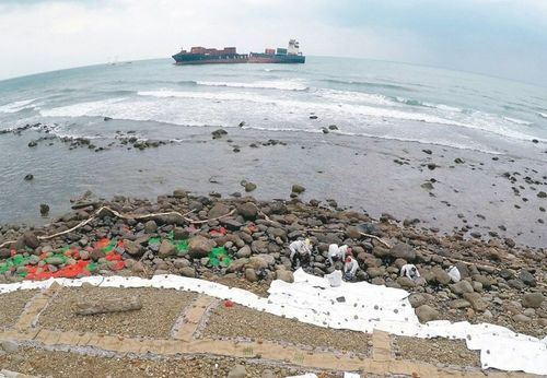 臺貨輪漏油污染北海岸船商重啟抽油作業（圖）