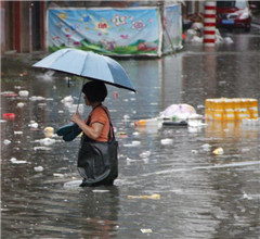 廣西柳州遭暴雨侵襲 全城多路段內澇