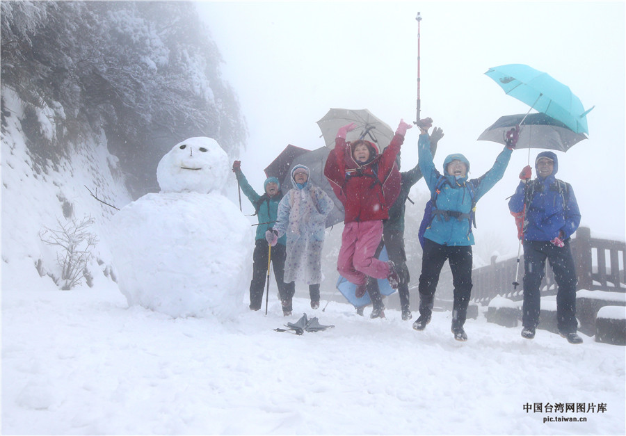 我們做雪人是認真的 臺北大雪市民雀躍