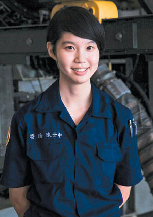 臺軍拍俊男美女月歷助募兵:都很美,但不是花瓶