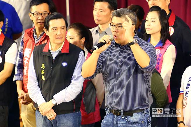 國民黨籍臺北市長候選人連勝文（右）與黨主席馬英九（左）同臺
