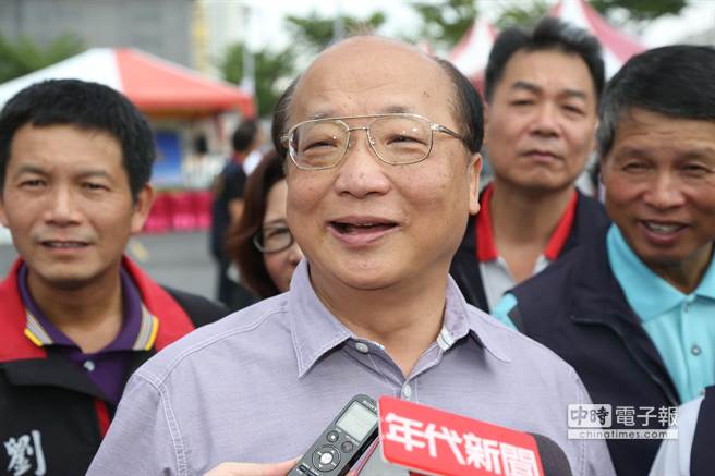 面對民調一路落後，臺中市長胡志強表示，民調充斥變質，已經影響選情。（圖片來源：臺灣中時電子報）