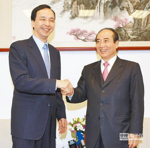 中國國民黨主席朱立倫（左）與臺灣“立法院長”王金平
