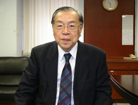 胡惠德除了擔任寄生蟲防治會董事長，也是臺灣血液基金會董事長。（圖／取自臺灣血液基金會）