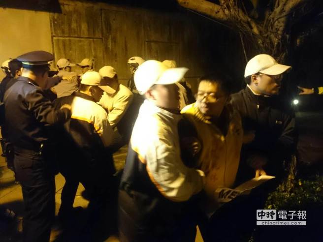 試圖闖入官邸的臺聯黨成員，其中6人遭到警方逮捕