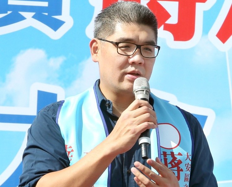 柯文哲滿意度大幅下跌 傳連勝文有意競選臺北市長