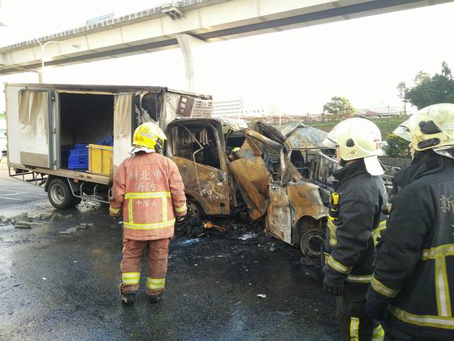 臺灣高速公路發生火燒車事故 6車連環撞3人死亡