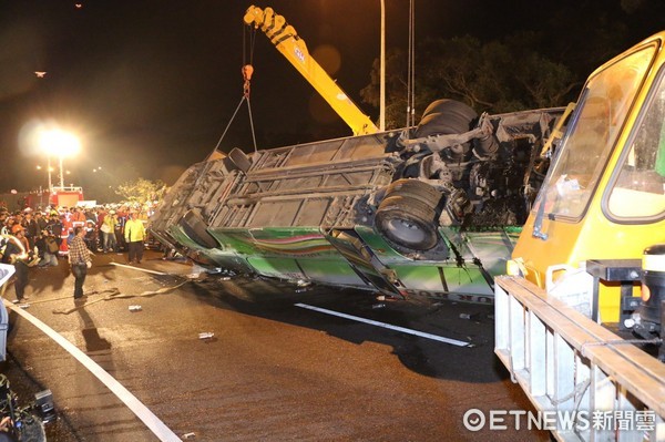 蝶戀花遊覽車事故。（圖片來源：臺灣《東森新聞雲》）