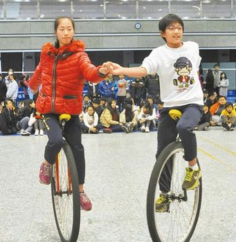 臺小學生歷經艱難挑戰騎獨輪車環島1100公里獲讚