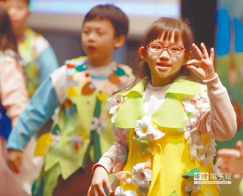 調查：臺灣小學六年級生已有62%近視