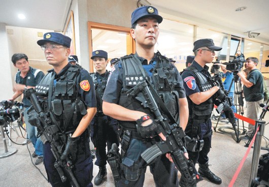 臺北警方自清門戶 警隊隊長與特殊分子慶生遭懲處