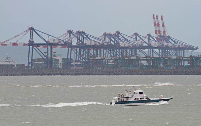 臺北港2漁船對撞 1人獲救1失蹤（圖）