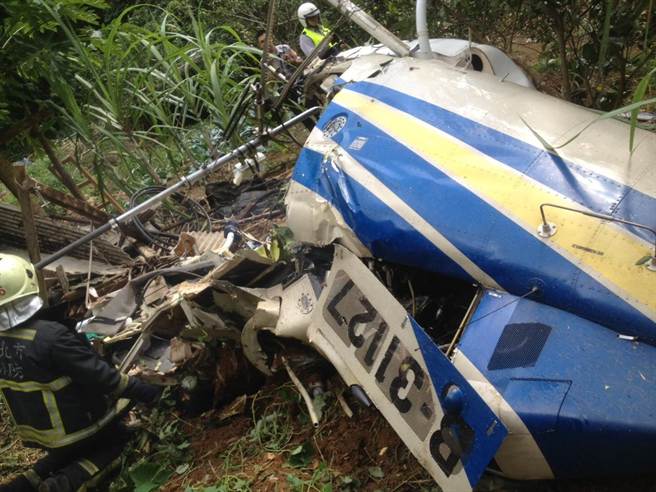 臺灣一架直升機墜落機頭全毀 2駕駛員身亡（圖）