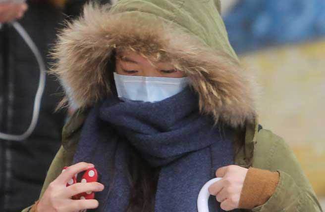 近日來自西伯利亞的霸王級寒流席捲全國，全國大部分地區都迎來破紀錄低溫，臺灣地區今明兩天清晨也將迎來寒流峰值