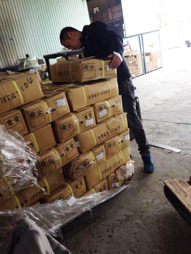 屏東冷凍雞篡改日期再售賣 近2萬公斤黑心肉遭封存