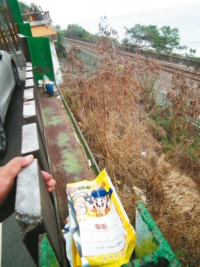 臺灣“最美車站”遊客攀升 護欄凹槽成垃圾桶