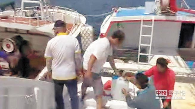 臺灣護島漁船返航擔心當局追殺 執照或被吊銷