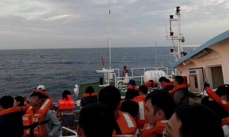 臺灣凱旋3號交通船擱淺 354名旅客全數獲救