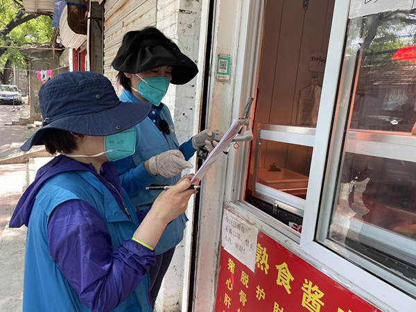 北京豐台區長辛店街道“社工”變“主播” 帶隔離居民“雲逛街