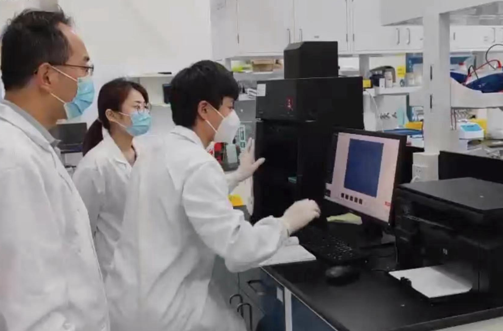 一起打開“科研盒子”，看復旦科學家們疫情期的實驗室堅守