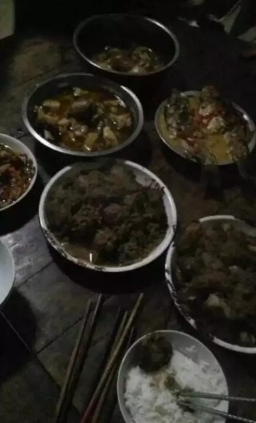 網上熱議的上海女孩拍下的江西男友家的晚餐