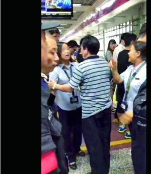 北京地鐵就工作人員與乘客對罵道歉:將嚴肅處理