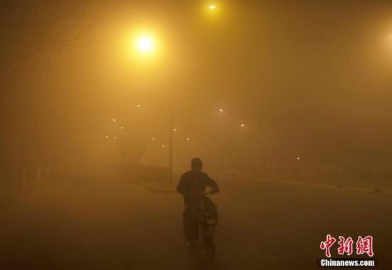 全國過半省份遭“霾伏”多地PM2.5爆表