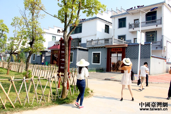 網媒記者走訪吉水縣孔巷村 見證水庫移民幸福新生活