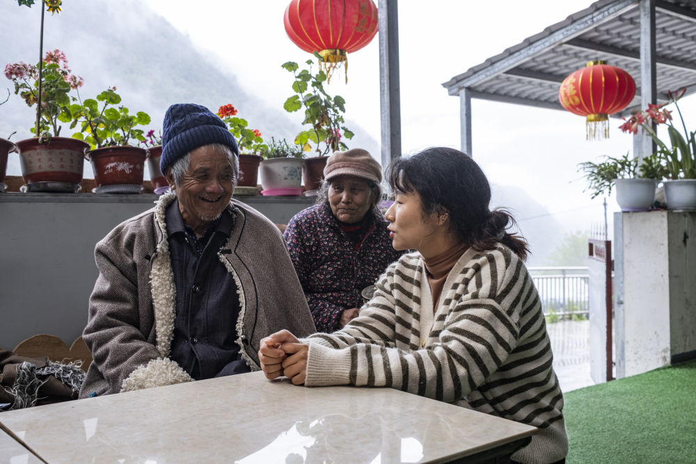 新華全媒+丨一雙鞋的故事——西藏墨脫縣門巴族的新生之路