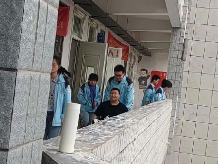 輪椅男孩超一本線110分！他心儀的大學溫暖回應……