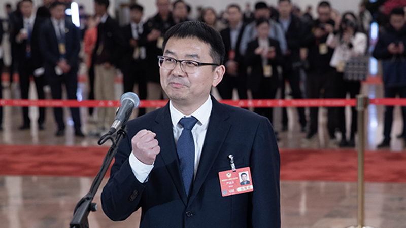 嚴建兵_副本.png