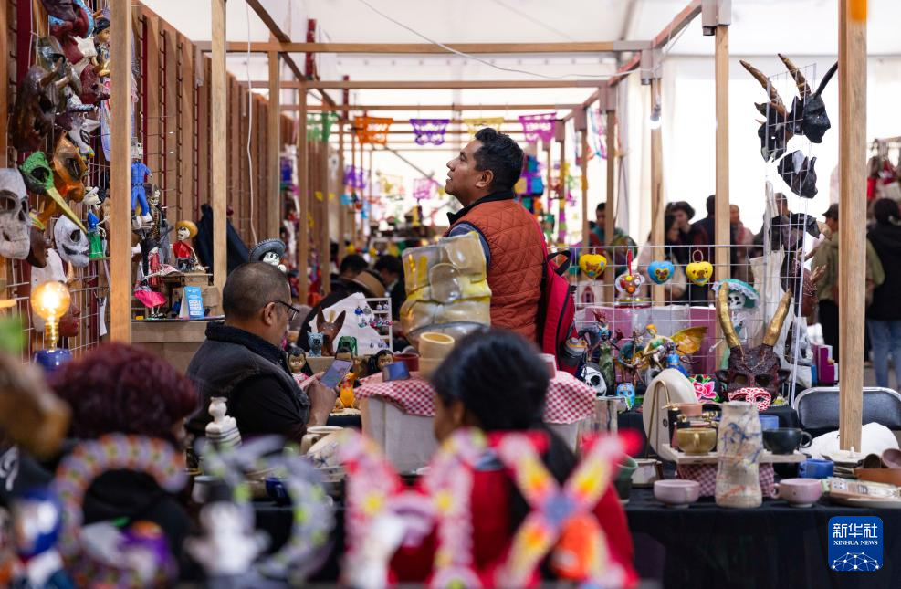 ��������G�s�~��^���@