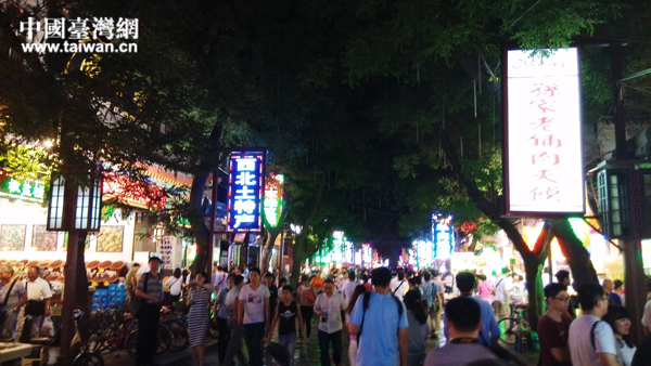 西安回民街：比臺北士林更熱鬧的夜市