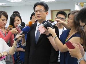 民進黨會全力幫助柯醫師打贏年底臺北市長選戰