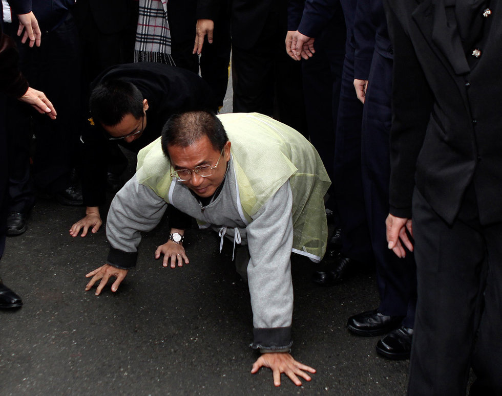 陳水扁曾短暫出獄，為其過世岳母奔喪