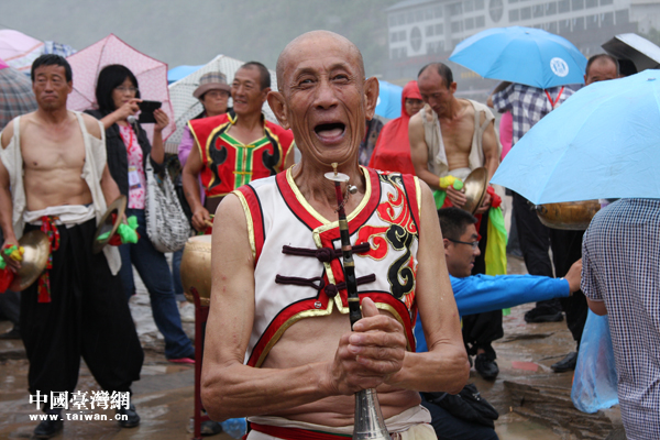 薛忠玉大爺78歲，吹了60多年嗩吶