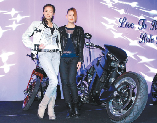 周傑倫借造價450萬的摩托車 力挺女友拍戲