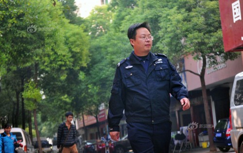 清華大學畢業生小區當保安五年