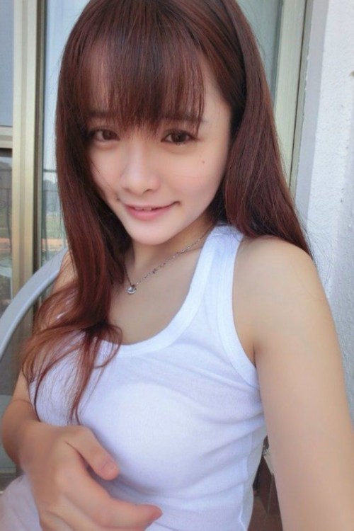 青澀小蘿莉走紅網路 國內最清純校花受寵